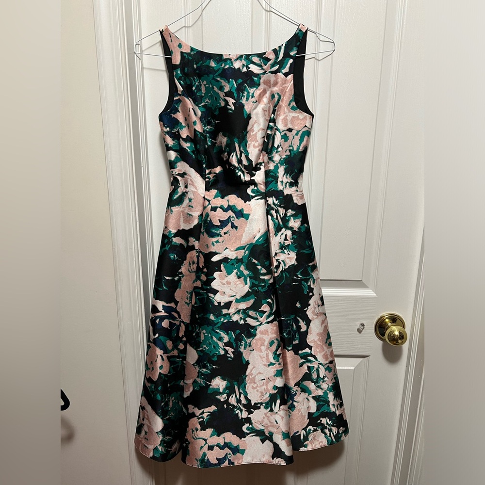 Adrianna Papell midi dress. Size: XS
